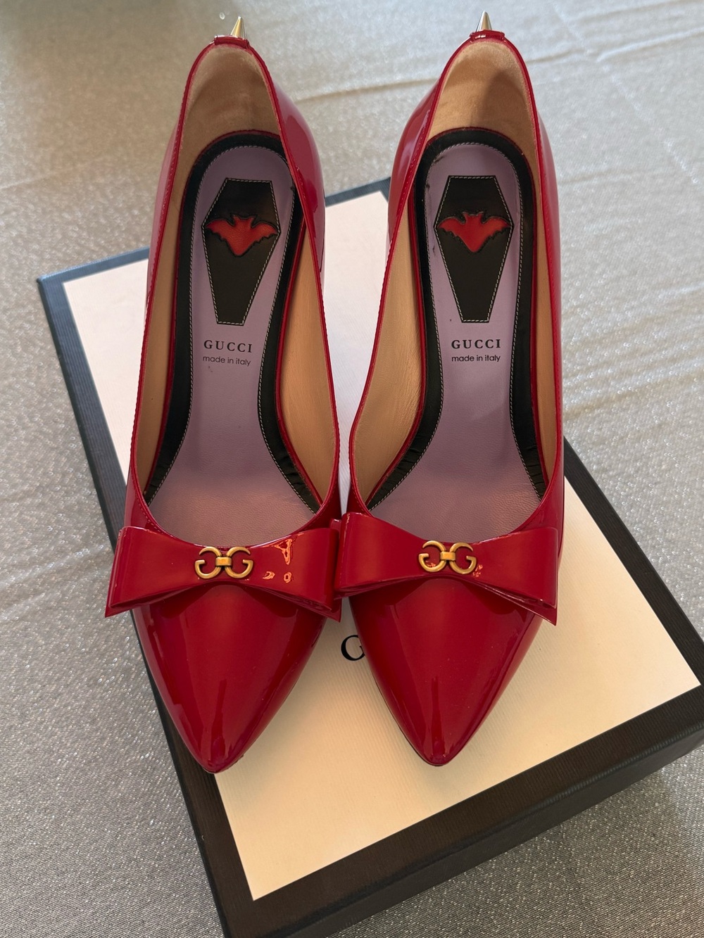 Gucci Red Patent Leather Bow Pointed-Toe Pumps with Gold GG
